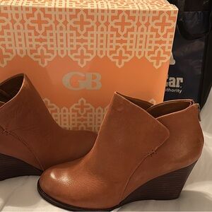 Gianni Bini Women's Brown Wedge Ankle Booties